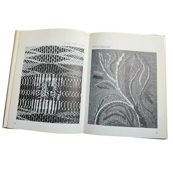 Couching: Decorative Laid Thread Embroidery by Gloria Ramsey from 1976 - Picture 10 of 11